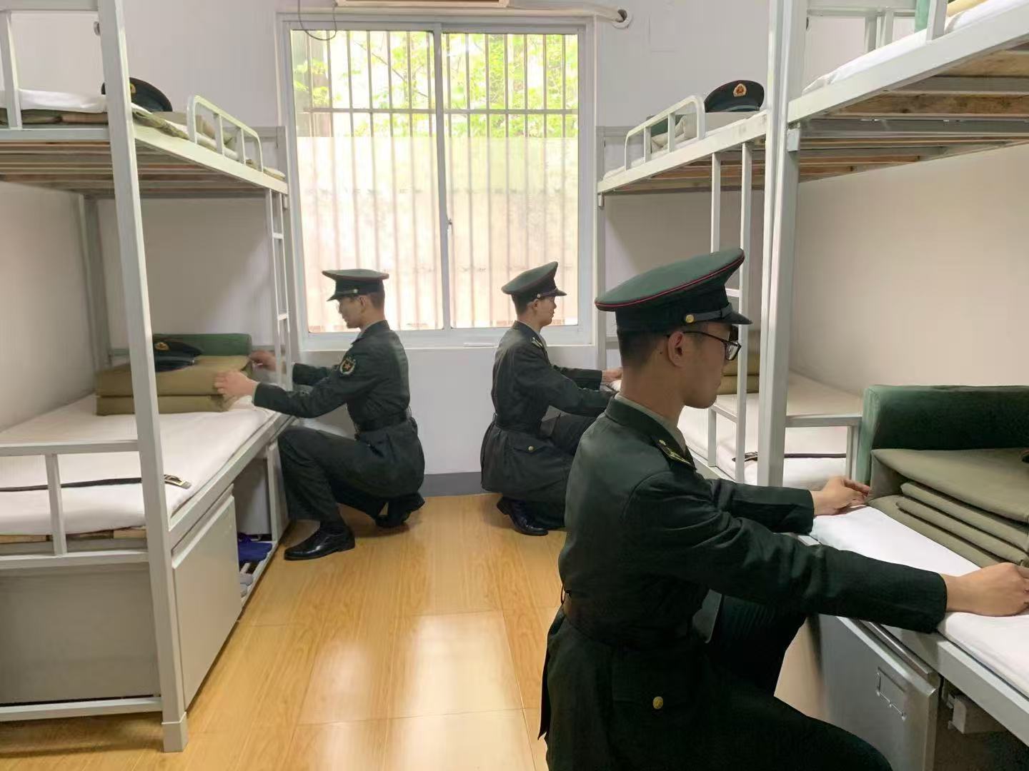整齐划一的物品